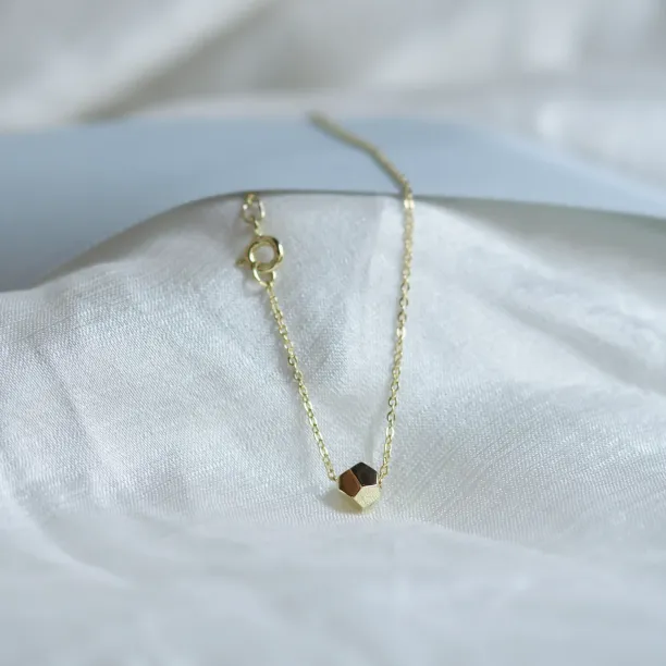 Zlatý náramek s atypickou kostkou a diamantem GIMLE Image