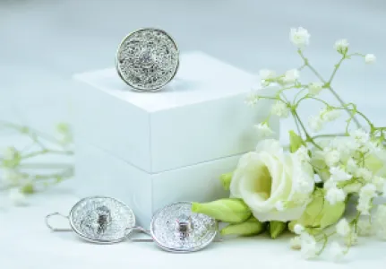 Prsten ve stylu mayského kalendáře s českým granátem nebo zirkonem OTRA Thumbnail