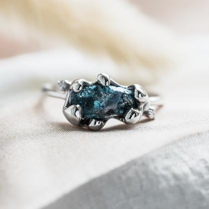 Surové diamanty: Krása ukrytá v přirozenosti