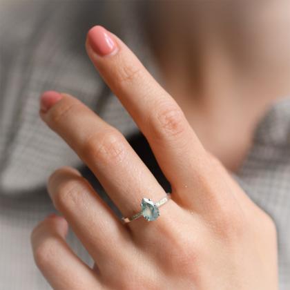 Jak vybrat šperky osázené drahokamy?