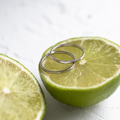 Svatební inspirace: Minimalistické snubní prsteny nikdy nevyjdou z módy