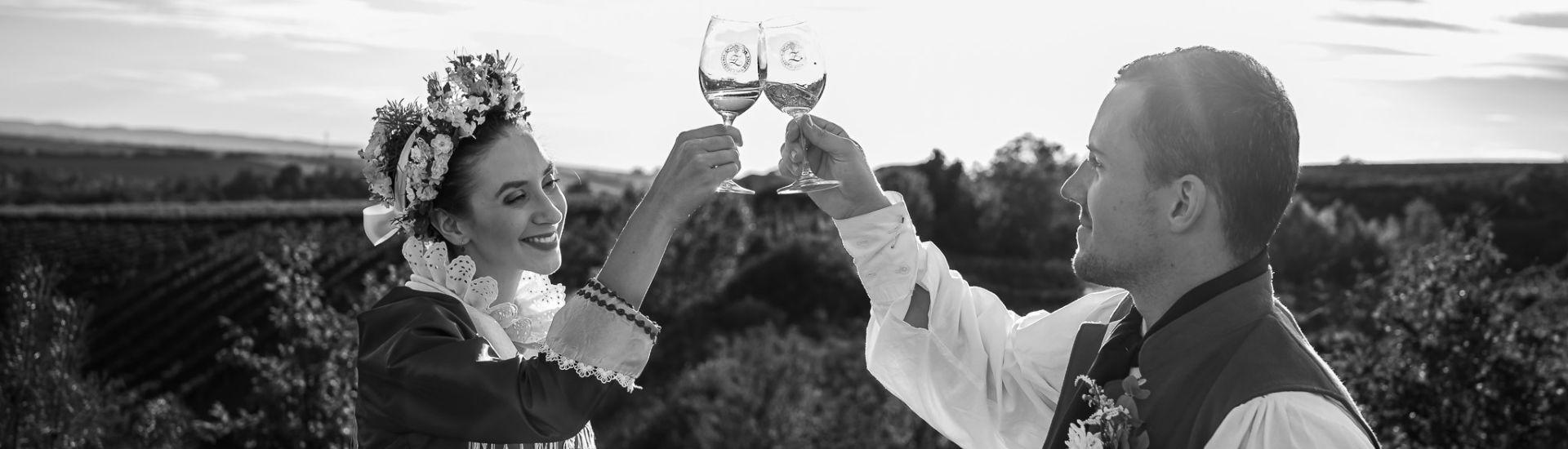 20 svatebních tradic, zvyků a rituálů