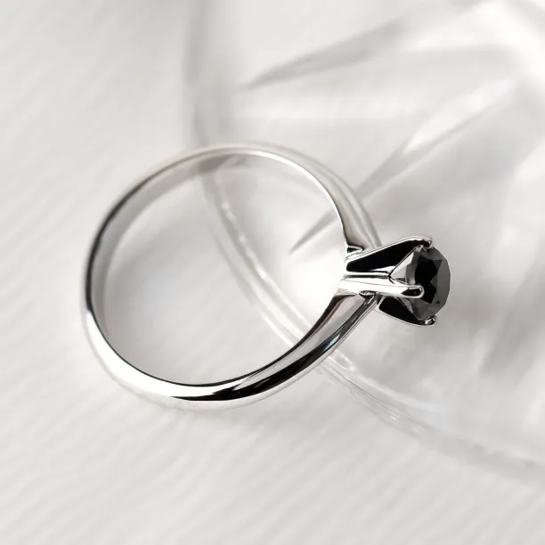 Zásnubní prsten s černým diamantem FLORA Image