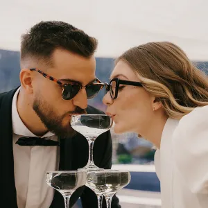 Minimalistické zlaté náušnice vlnky MIGNON Thumbnail