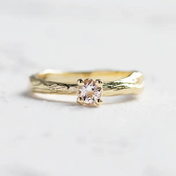 Gold branch ring with morganite DREMIA Image