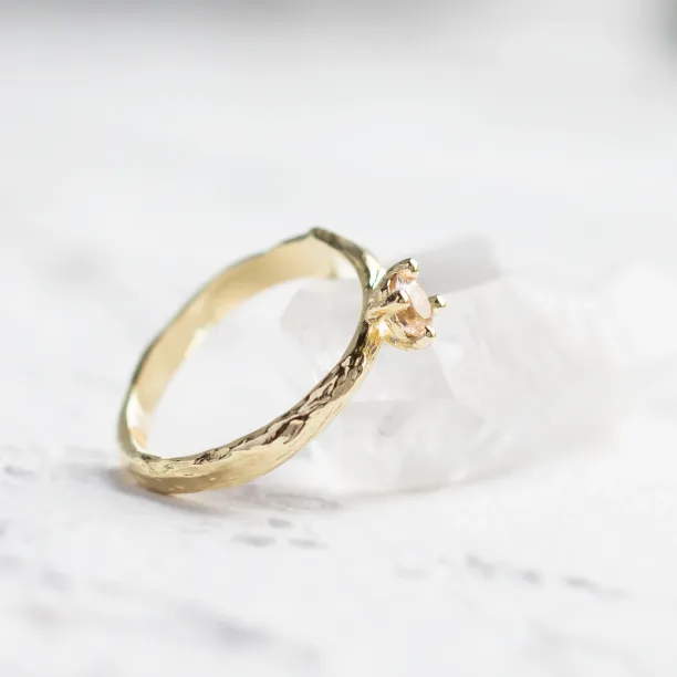 Gold branch ring with morganite DREMIA Image