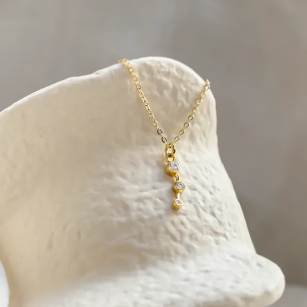 Minimalist diamond necklace MARIANNE Image