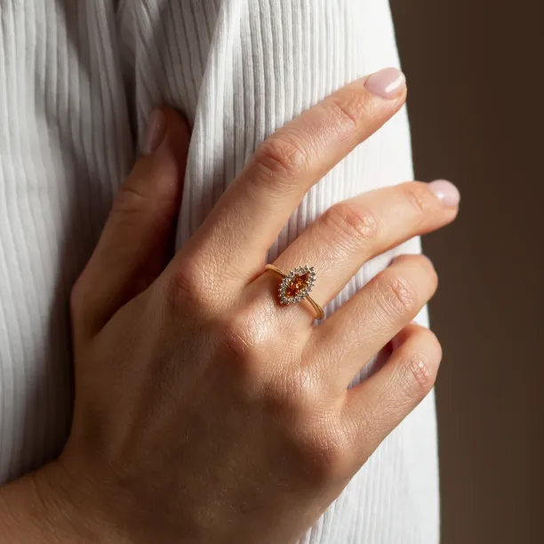 Elegantní zlatý prsten s oranžovým a bílými lab grown diamanty TIANA Image