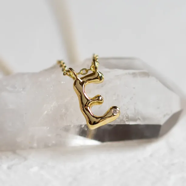 Zlatý přívěsek písmeno s diamantem JEAN Image