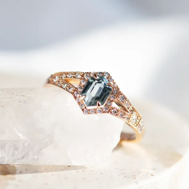 Antique teal sapphire engagement ring HARRIET Image