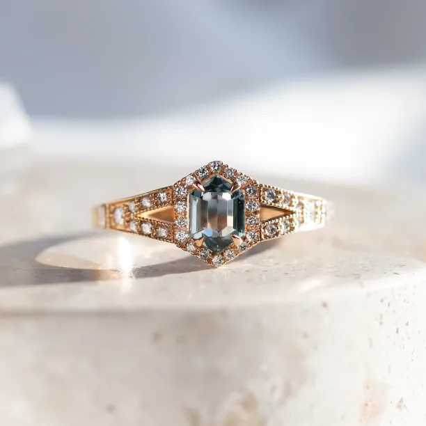 Antique teal sapphire engagement ring HARRIET Image