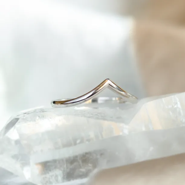 Vykrojený minimalistický prsten ze zlata VENUS Image