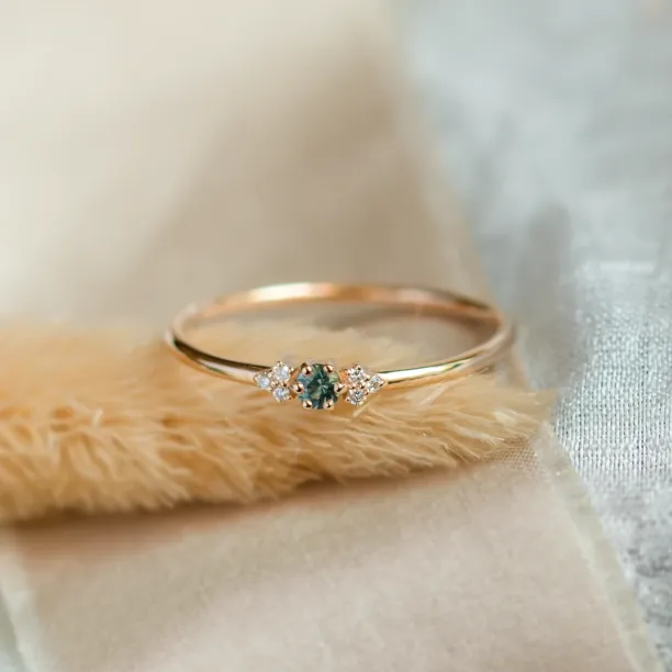 Minimalistický prsten se safírem a diamanty SABINE Image