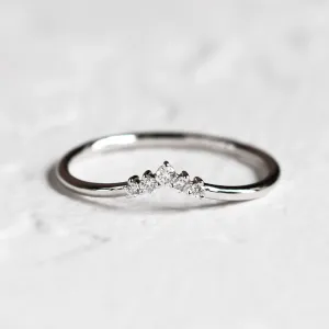 Minimalist curved diamond wedding ring UMA