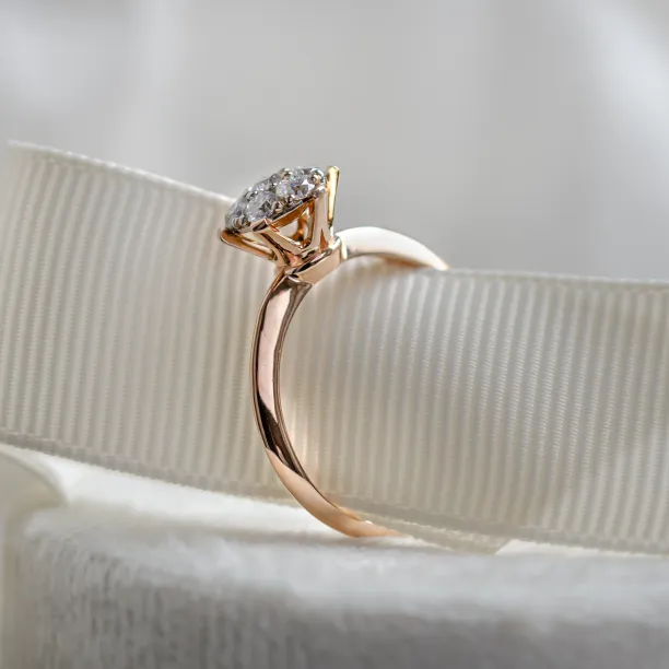 Elegant ring with pavé moissanites AUDREY Image