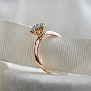 Elegant ring with pavé moissanites AUDREY Thumbnail