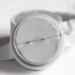 Vykrojený minimalistický prsten s diamanty UMA Thumbnail