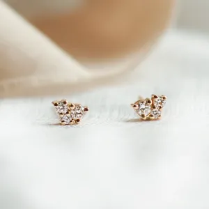 Minimalistické zlaté cluster náušnice s diamanty TAYLA