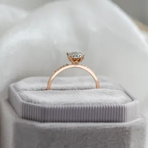 Pavé gold ring with moissanites LOLA Thumbnail