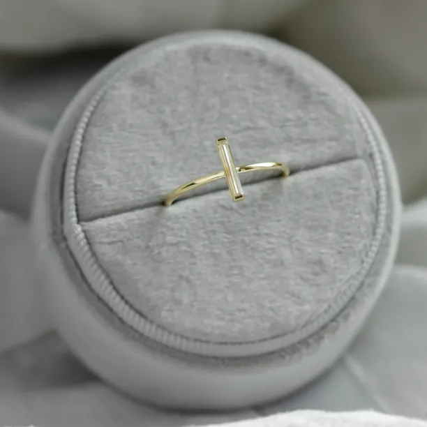 Minimalistický prsten s moissanitem PERCY Image