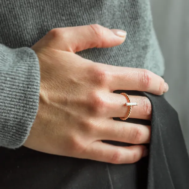 Kuličkový zásnubní prsten s baguette moissanitem ECLA Image