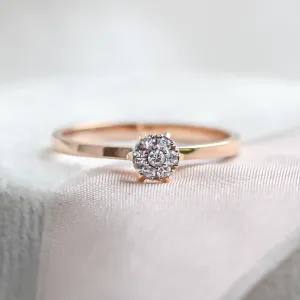 Pavé engagement ring with moissanites LUCY