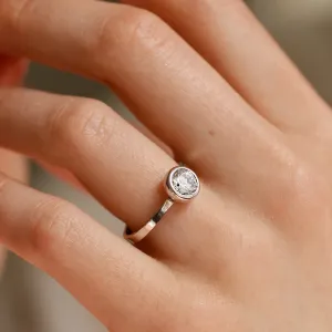 Zásnubní prsten s moissanitem ORELIA Thumbnail