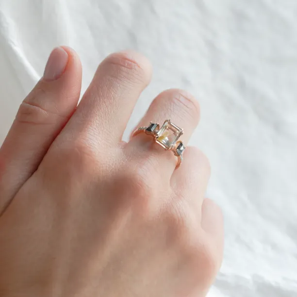 Vintage ring with rutilated quartz and salt and pepper diamonds FRANCI Image