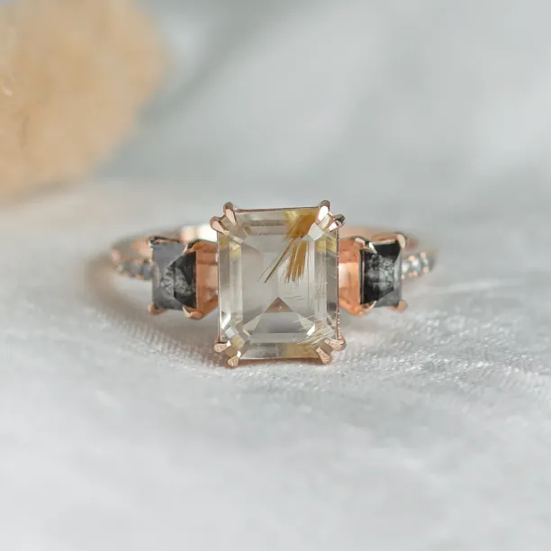 Vintage ring with rutilated quartz and salt and pepper diamonds FRANCI Image