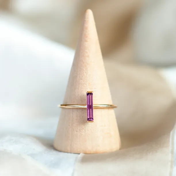 Minimalist amethyst ring NYX Image