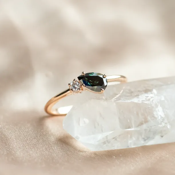 Toi et Moi prsten se zeleným lab grown a bílým diamantem DUALITY Image