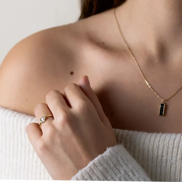 Zlatý prsten s lab grown diamanty ve vintage stylu LIRA Image