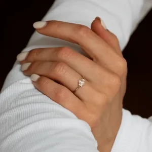 Zlatý prsten s lab grown diamanty ve vintage stylu LIRA Thumbnail