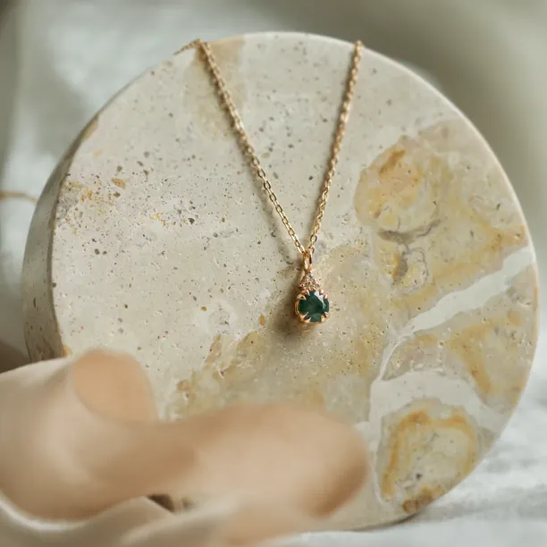 Zlatý přívěsek s mechovým achátem a diamanty TALI Image