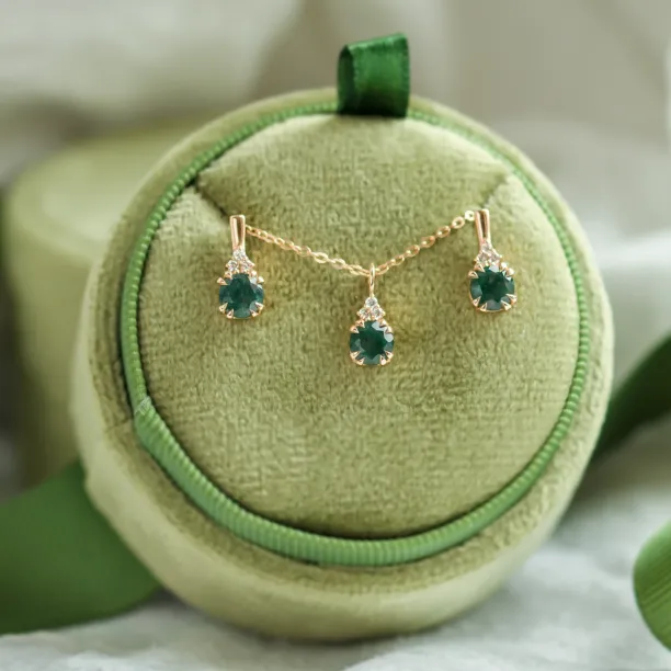 Zlatý přívěsek s mechovým achátem a diamanty TALI Image