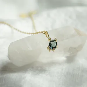 Zlatý přívěsek s asymetrickým safírem a diamanty TRIX Thumbnail