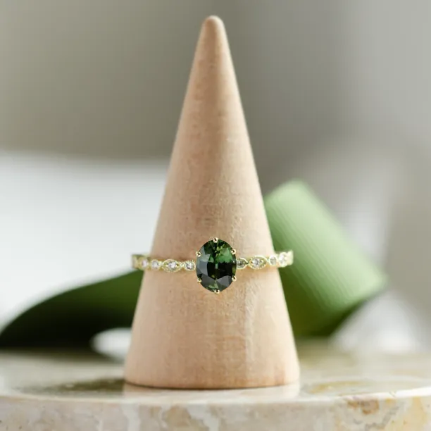 Vintage engagement ring with green sapphire and diamonds MADDIE Image