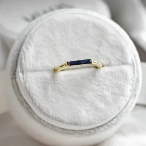 Gold ring with laboratory sapphire in baguette shape CYNTHIA Thumbnail