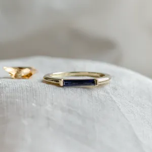 Gold ring with laboratory sapphire in baguette shape CYNTHIA Thumbnail
