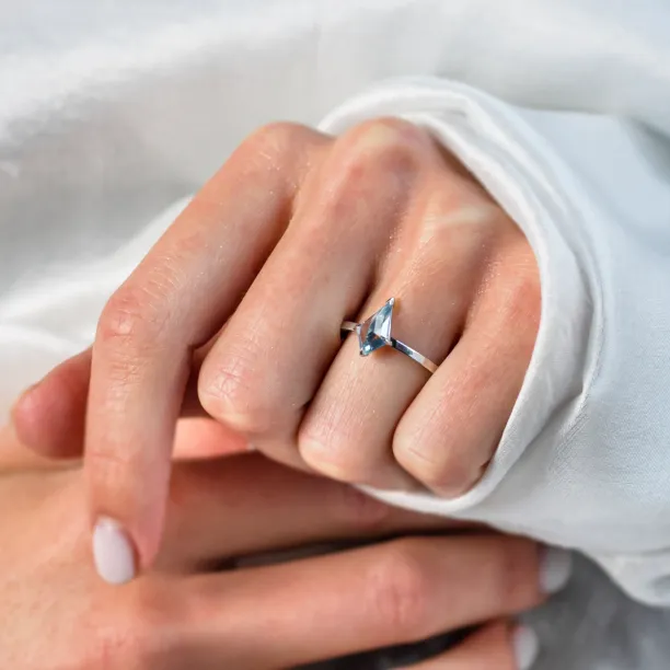 Gold ring with kite topaz DALIA Image