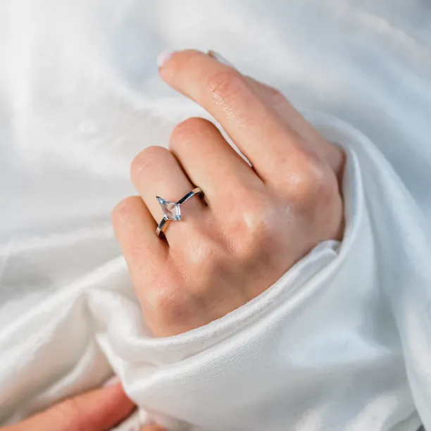 Gold ring with kite topaz DALIA Image