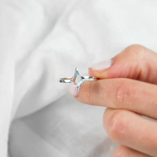Gold ring with kite topaz DALIA Image