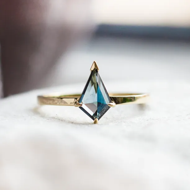 Gold ring with London blue topaz in kite shape KINGSTONE Image
