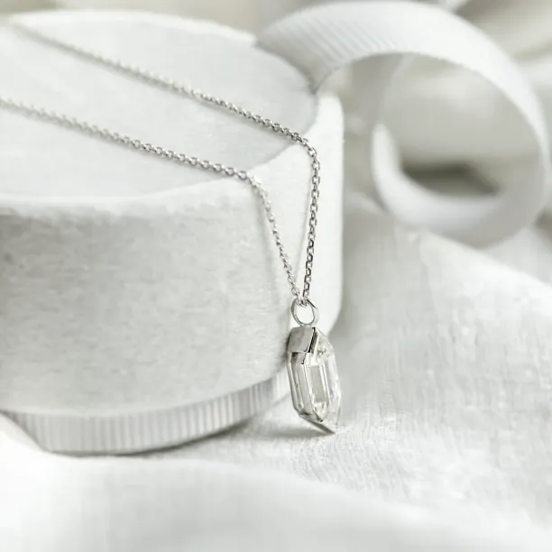 Gold hexagon moissanite pendant FINA Image