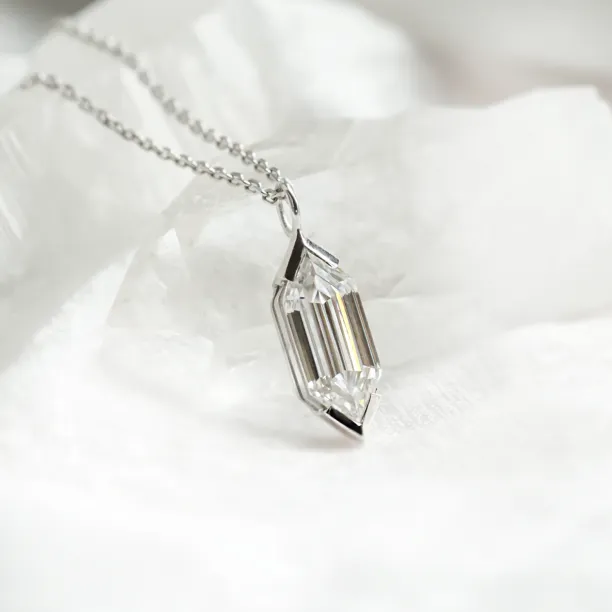 Gold hexagon moissanite pendant FINA Image