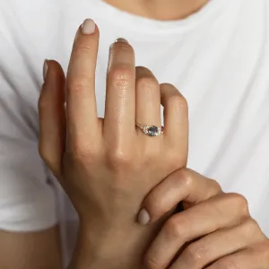 Zásnubní prsten s modrým safírem a diamanty CADETIE Thumbnail