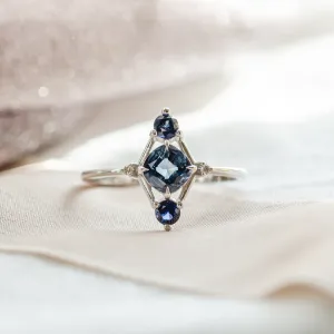 Gold ring with sapphires ANNE