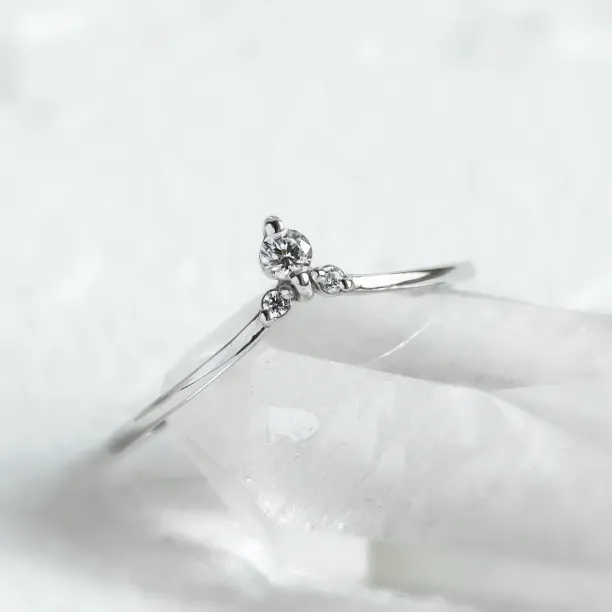 Jemný zlatý prsten s laboratorními diamanty JANA Image