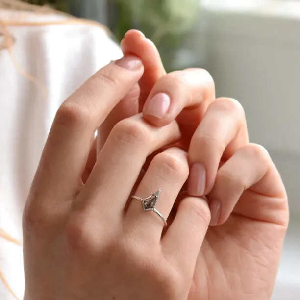 Unusual ring with kite salt and pepper diamond PISTE Image