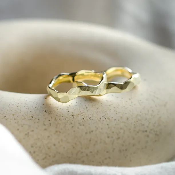 Hammered unusual wedding rings ARYA Image